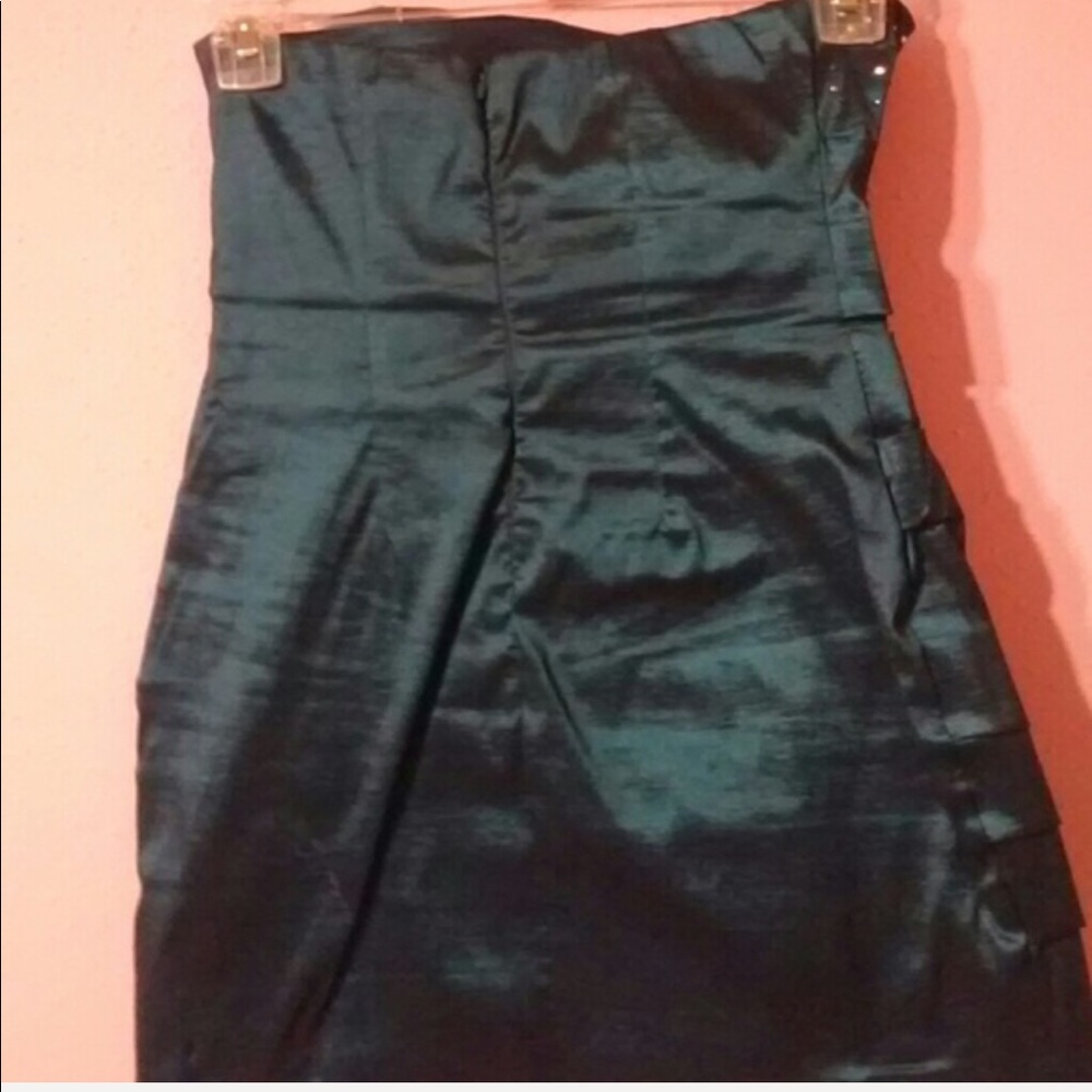 Simply an Exquisite Color & So Flattering - Picture 2 of 4